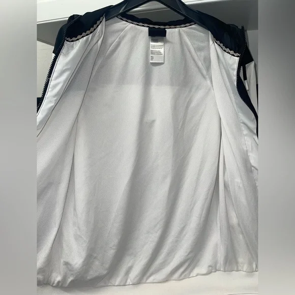 Umbro Men's Black and White Windbreaker - Picture 4 of 5